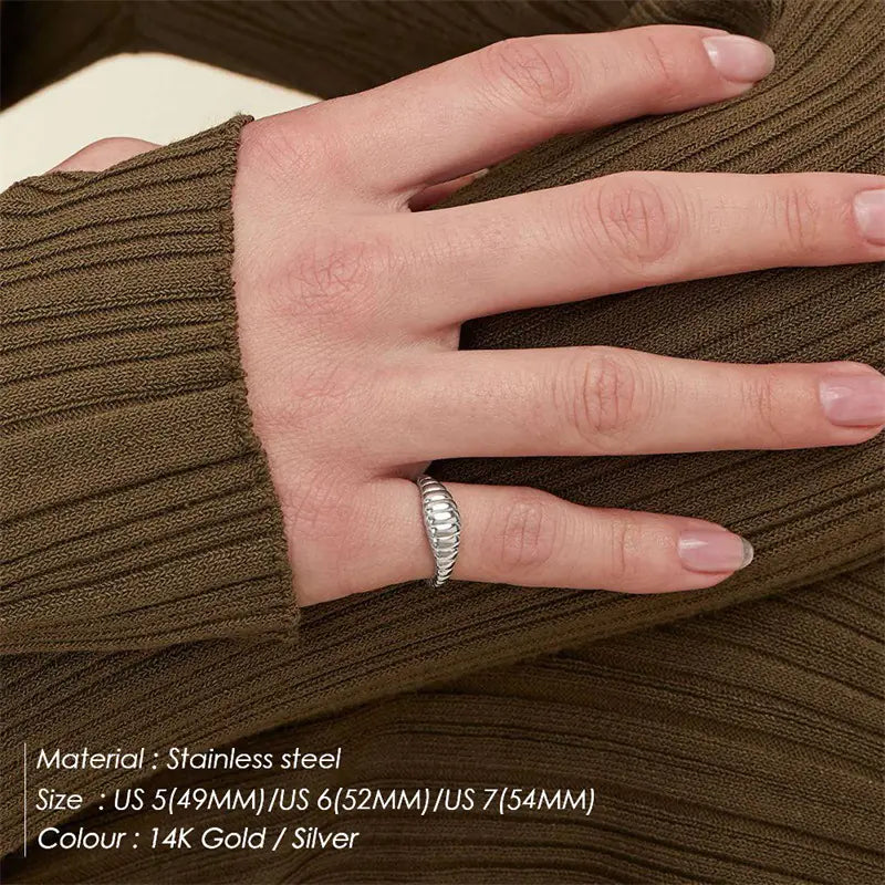 eManco Minimalist Gold-Plated Stainless Steel Ring